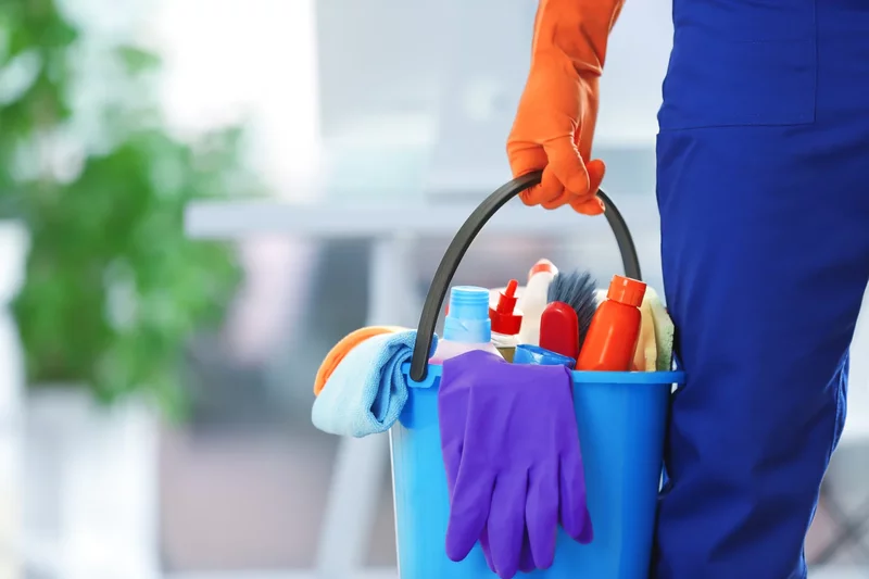 Persoana de serviciu - sectie productie acumulatori / birouri / depozit